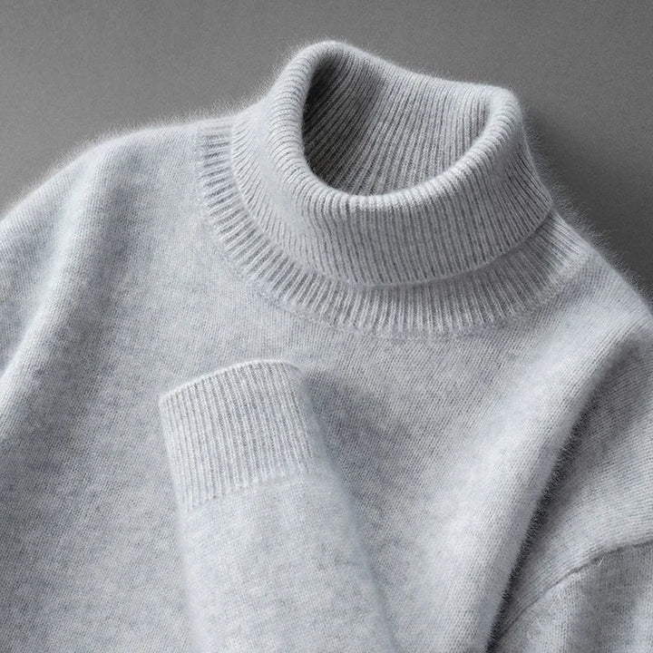 Elegant cashmere turtleneck sweater